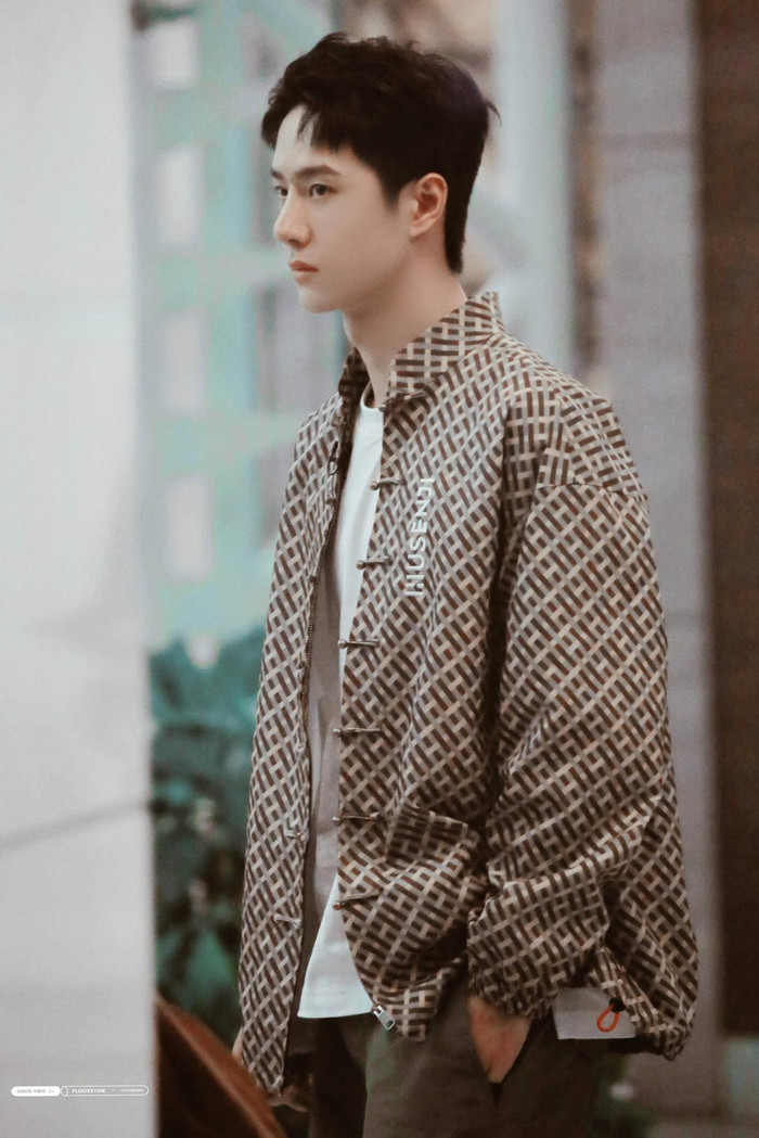 Vương Nhất Bác dù 'khó ở' và tròn trịa nhưng vẫn rất đẹp trai khi ghi hình chương trình Thiên thiên hướng thượng ngày 24/9 Ảnh 4