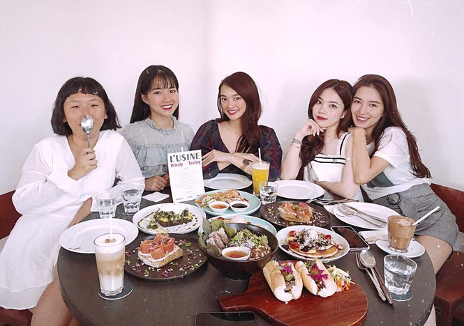 Bạn thân Matt Liu - CEO điển trai 9X gây 'choáng' khi mua 'xế hộp' bạc tỉ tặng bạn gái Ảnh 7