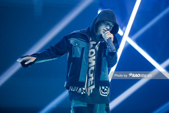 Ngắn 'gây nghiện' với bản Rap 'Hoa nở không màu' đầy cảm xúc khiến LK - Hồ Hoài Anh tranh luận quyết liệt Ảnh 3