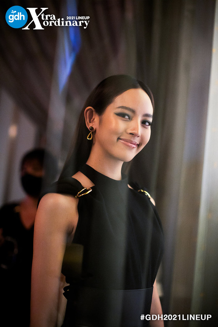 Nychaa Nuttanicha lần đầu lấn sân sang màn ảnh rộng, hợp tác cùng hai trai đẹp nhà Nadao Bangkok Tor Thanapob và Ice Paris Ảnh 11