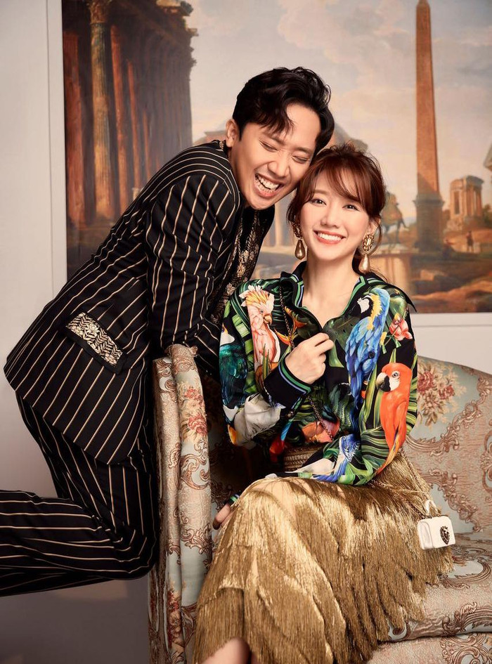 Hiện tại Trấn Thành và Hari Won chính là cặp vợ chồng nghệ sĩ nổi tiếng, hạnh phúc được nhiều người yêu quý và quan tâm hàng đầu của showbiz Việt.