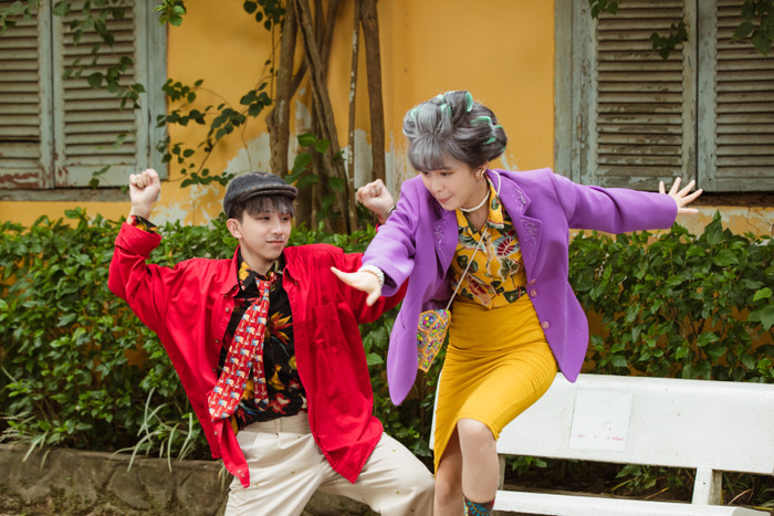 Fan té ngửa trước chùm ảnh... bỗng dưng già nua của 'couple gà bông' Han Sara – Tùng Maru Ảnh 6