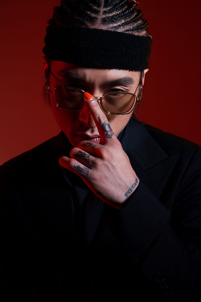 Được yêu mến nhiều và có ca khúc hit nhưng Mr.A nghĩ rằng: “Chưa bao giờ tôi cảm thấy mình được yêu mến ở vị trí hàng đầu của rap Việt cả. Tôi vẫn đang đi tìm vị trí đó bao năm qua đây'.