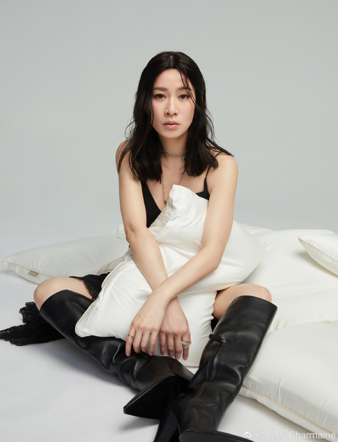 Xa Thi Man ngày càng 'nhuận sắc' theo thời gian, cô cũng ngày càng 'chuyển theo' phong cách high fashion hơn