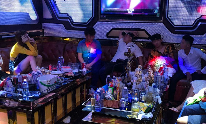 Những nam nữ thanh niên có biểu hiện phê ma túy...