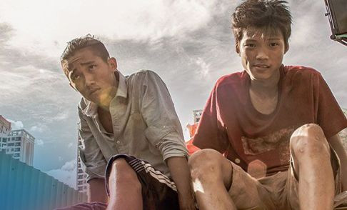 Review phim 'Ròm': Lát cắt xã hội đầy táo bạo, nhọc nhằn 'phá kén' để thu về trái ngọt Ảnh 9