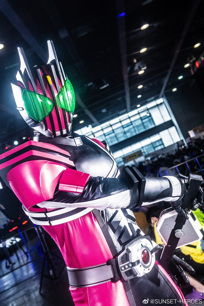 Ngắm bộ ảnh cosplay Kamen Rider Decade siêu đỉnh của các fan Ảnh 11