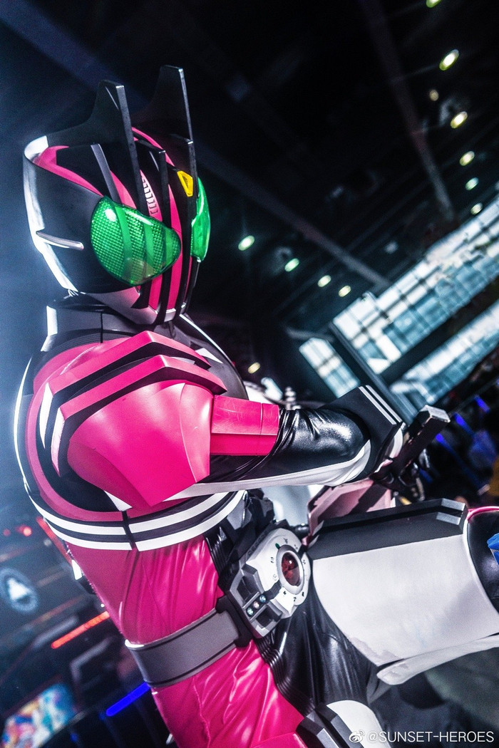 Ngắm bộ ảnh cosplay Kamen Rider Decade siêu đỉnh của các fan Ảnh 10