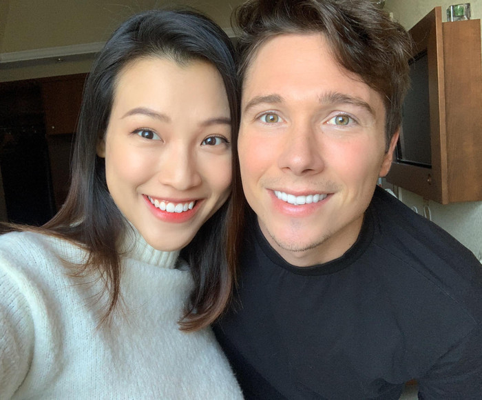 Nhiều người còn cho rằng vốn dĩ Hoàng Oanh và ông xã của mình đã có tướng phu thê nên con trai của cả hai đều giống bố lẫn mẹ