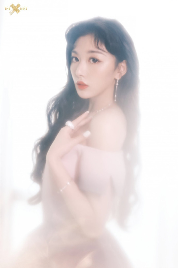 Cận cảnh nhan sắc bộ đôi TFBOYS, Dương Tử và loạt sao Cbiz trước khi đổ bộ thảm đỏ 'Bách Hoa 2020' Ảnh 52