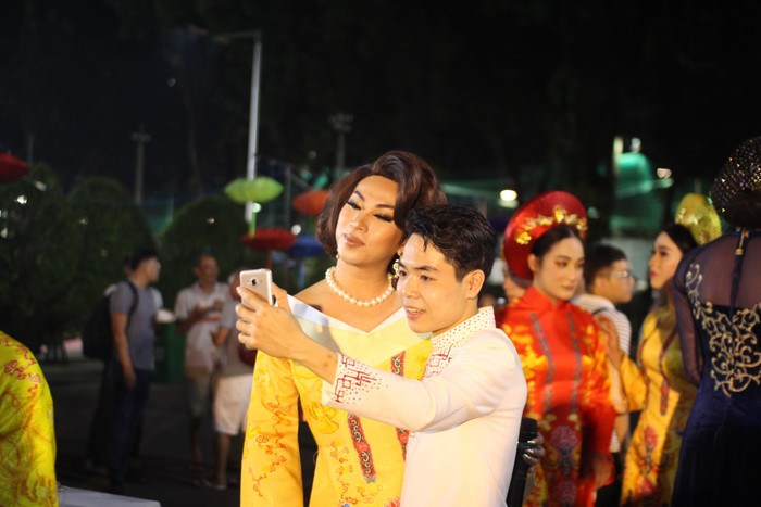 Nghệ sĩ hát lô tô nô nức dự lễ Giỗ Tổ ngành sân khấu mùa COVID-19 Ảnh 8