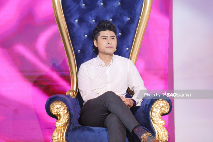 Đức Khánh xuất hiện với vẻ ngoài điềm tĩnh