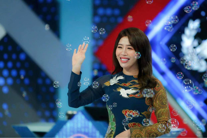 Nuốt đi những giọt nước mắt sau khi mẹ qua đời, Diệp Chi vẫn luôn rạng rỡ trên sóng truyền hình trực tiếp trận chung kết Olympia năm thứ 20