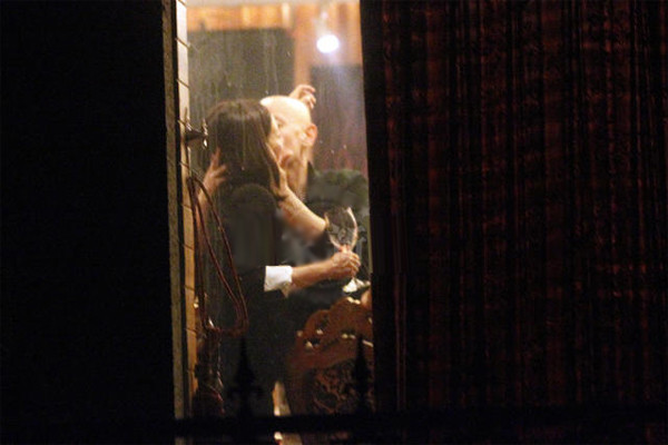 Bằng chứng cho thấy hôn nhân của Triệu Vy đã có biến từ lâu: Chồng đại gia bị kiện vì 'lừa đảo', nhà gái liên tục lộ ảnh thân mật với trai lạ Ảnh 14