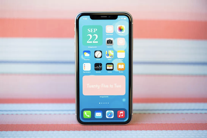 Phiên bản iOS 14 mang đến cho người dùng iPhone một loạt tính năng nổi bật và giao diện được đại tu khác hoàn toàn so với các phiên bản trước. (Ảnh: CNet)