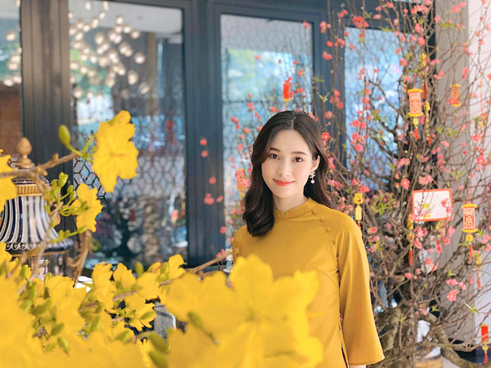 Thời điểm mang thai con thứ hai, có thể thấy nàng Hậu vẫn giữ được nhan săc xinh đẹp dịu dàng của mình