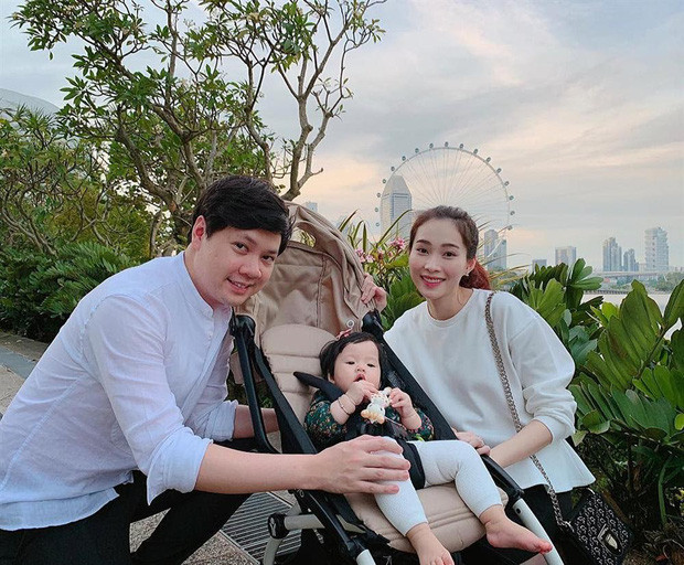 Với hai thiên thần nhí 'đủ nếp đủ tẻ', cuộc hôn nhân của nàng hậu càng thêm viên mãn