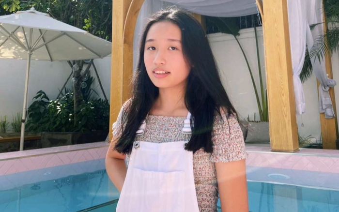 Tiết lộ 'sương sương' những món mang trong cặp, rich kid Jenny Huỳnh khiến dân mạng ngạc nhiên vì điều này Ảnh 2