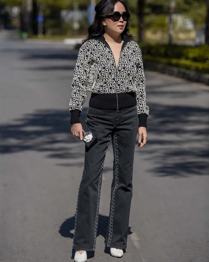 Ngoài ra, các bộ cánh đôi lúc còn vướng lỗi luôm thuộm, gây cảm giác ngốt. 