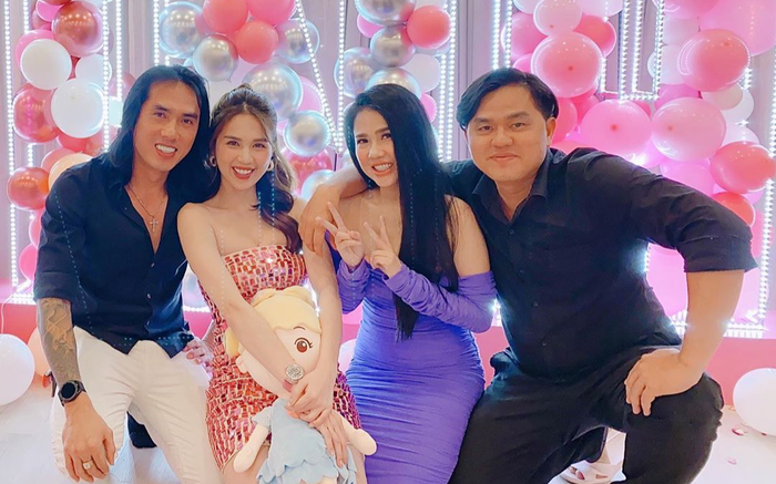 'Nữ hoàng nội y' Ngọc Trinh hiếm hoi khoe ảnh chụp với các anh chị của mình Ảnh 2