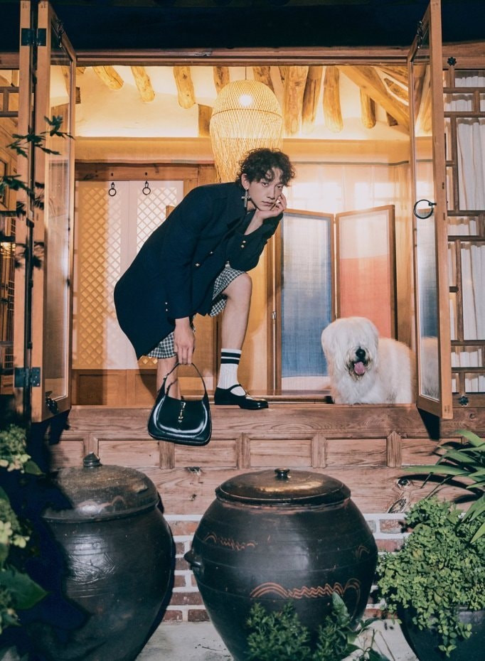 Sự phá cách trong lần mix đồ lần này của Bi Ran mang đến môt hình ảnh mới lạ lẫm từ trước đến giờ 