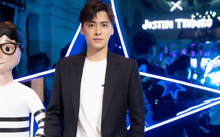 Lý Dịch Phong đổi phong cách, tập tành mang giày boot cao gót? Ảnh 2