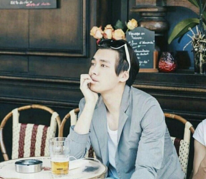 Lý Dịch Phong đổi phong cách, tập tành mang giày boot cao gót? Ảnh 17