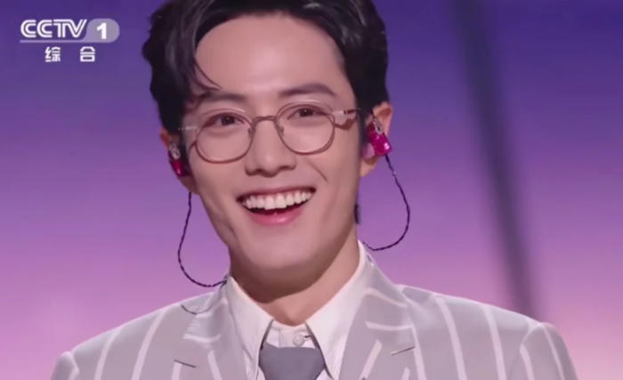 Đăng video mừng kỷ niệm 4 năm debut, Tiêu Chiến khiến fan bất ngờ khi đến hiện tại vẫn còn niềng răng Ảnh 9