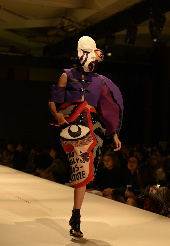 Những thiết kế lập dị nhưng thực chất lại được phối màu rất chuyên nghiệp và hài hòa