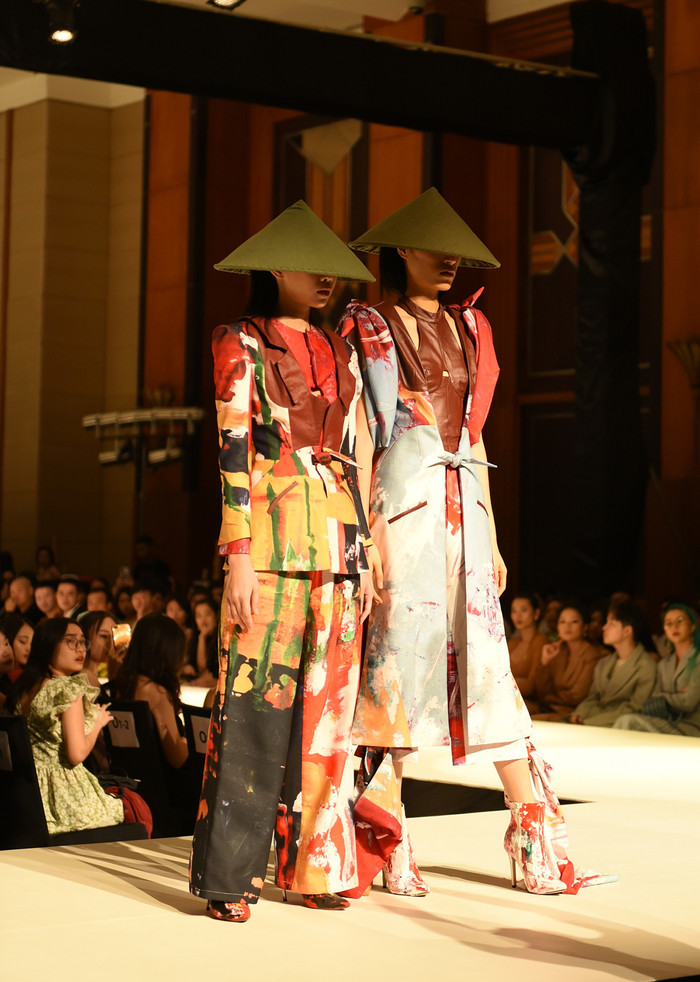 Thiết kế siêu thực kì dị từ chất liệu tái chế với ý nghĩa nhân văn gây rung động mạnh Ảnh 16