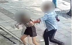 Đang đi trên đường, 2 người phụ nữ bất ngờ bị kẻ lạ mặt vác dao truy đuổi Ảnh 2