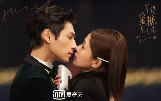 Cảnh hậu trường màn hôn táo bạo của 'Nửa là đường mật, nửa là đau thương', khiến fans đỏ mặt: 'Thật nóng bỏng' Ảnh 2