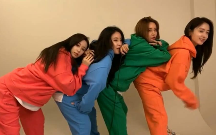 Cứ nghĩ sẽ cảm động khi nhìn thấy 4 mẩu T-ara lâu ngày hội ngộ, ai ngờ đến fan cũng không-muốn-nhận-idol nữa! Ảnh 2