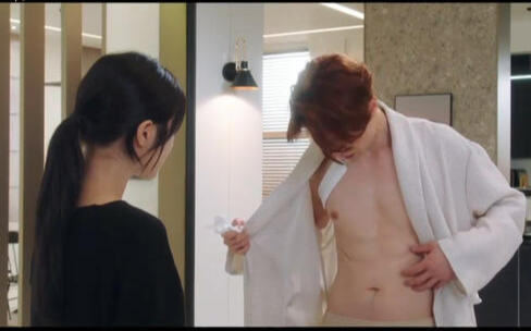 'Bạn trai tôi là hồ ly' tập 5: Bỏng mắt với thân hình 6 múi của hồ ly Lee Dong Wook Ảnh 2