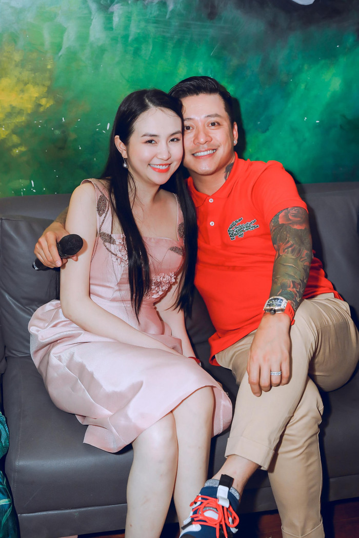 Tuấn Hưng lên tiếng khi bị chê hết thời phải 'ăn bám vợ'