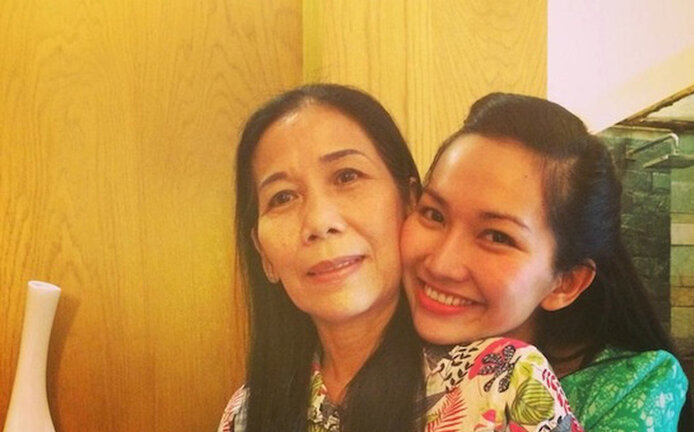 100 ngày mẹ mất vẫn chưa thể về Việt Nam, Kim Hiền xúc động chia sẻ khiến ai nấy đều không kiềm được nước mắt Ảnh 2