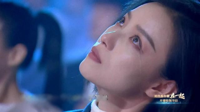 Sau từ khóa 'khóc đẹp', Nghê Ni tiếp tục có mặt trên hot search vì tạo hình độc lạ, mắt mèo không chân mày Ảnh 15