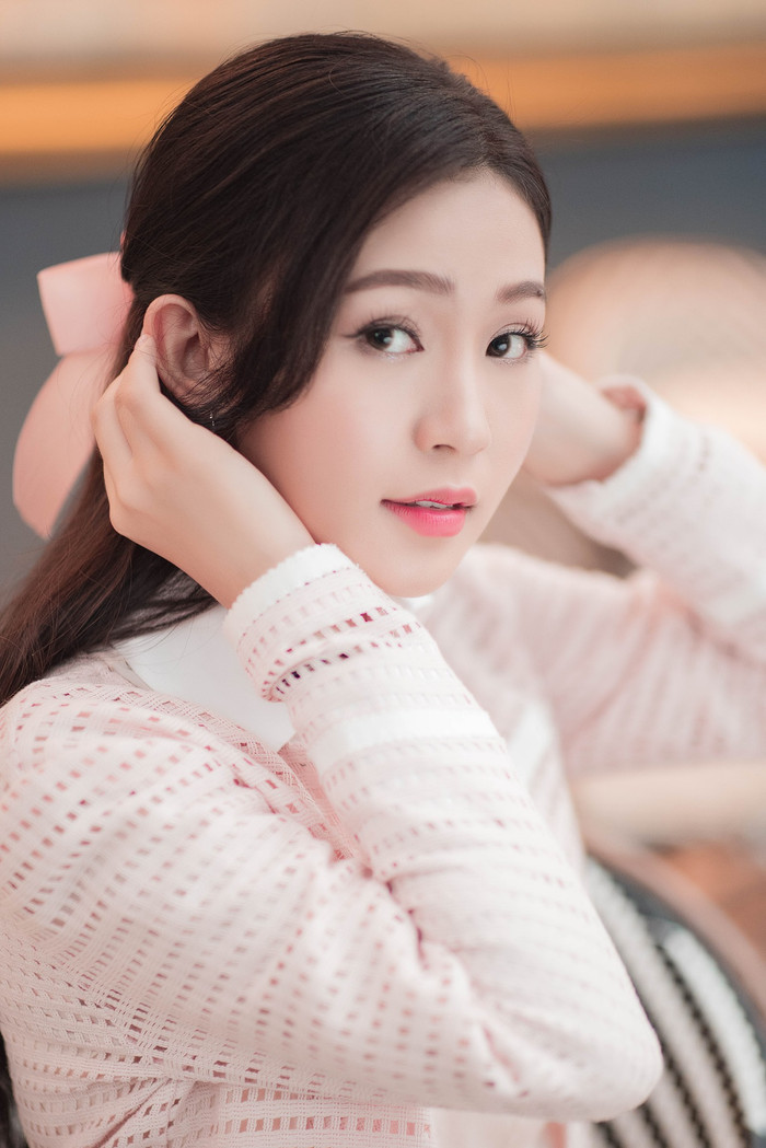 7. Đậu Hải Minh Anh - bản sao của Hoa hậu Đặng Thu Thảo gây sự chú ý với khuôn mặt xinh đẹp như nàng thơ.