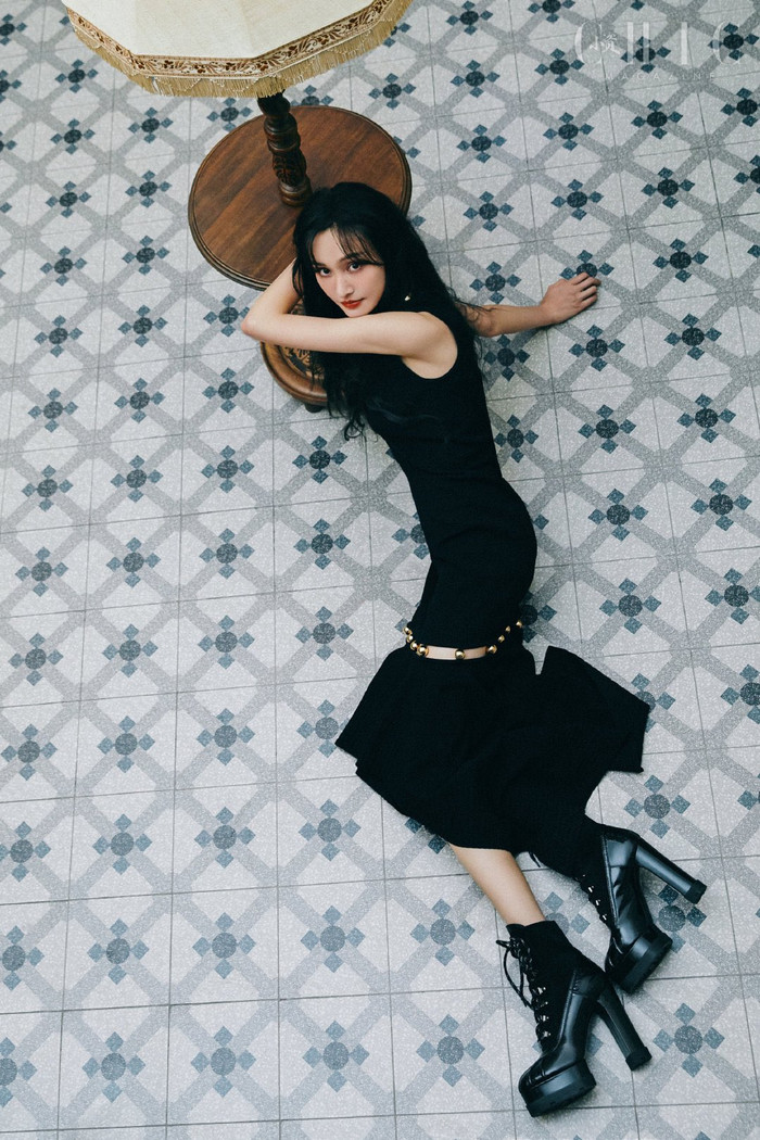 Dân mạng thay phiên nhau điền từ vào chỗ trống cho Trịnh Sảng Ảnh 7