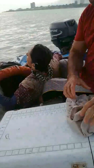 Sau khi trốn khỏi nhà, Angelica lưu lạc đến thành phố Barranquilla và chật vật tìm đường sống ở đây trong 6 tháng.