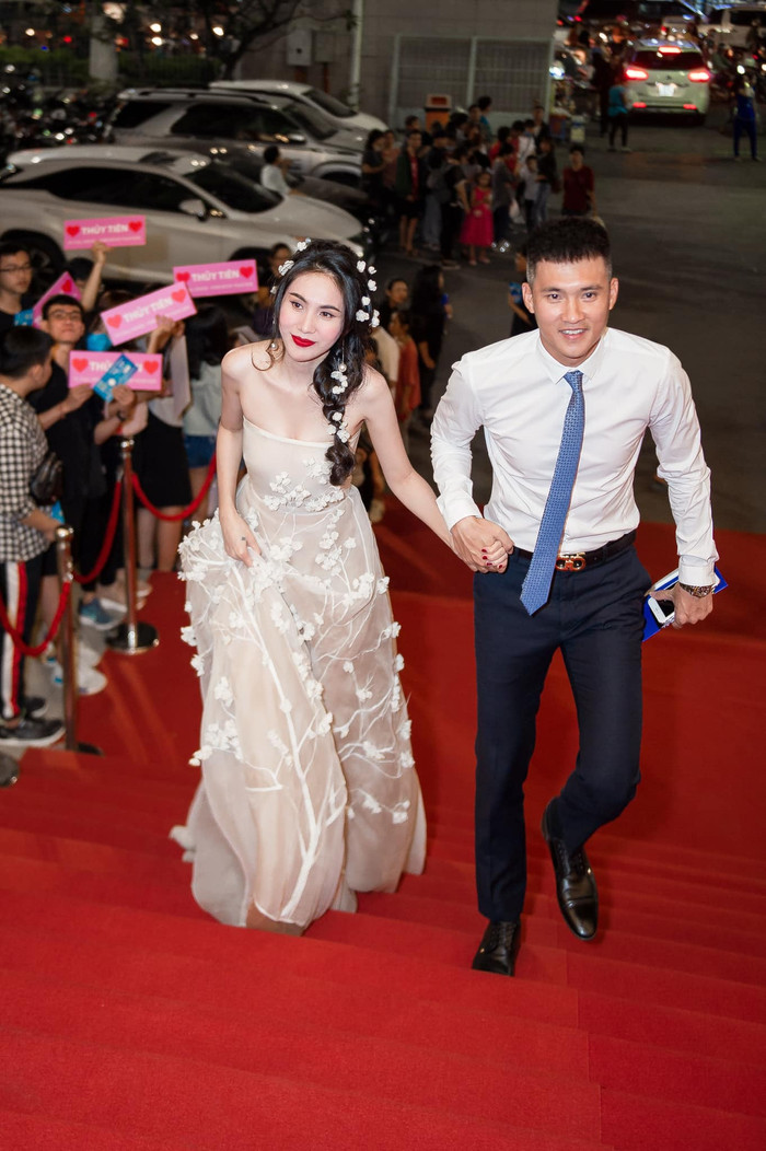 Công Vinh và Thuỷ Tiên được ví như là cặp Beck - Vic của Việt Nam