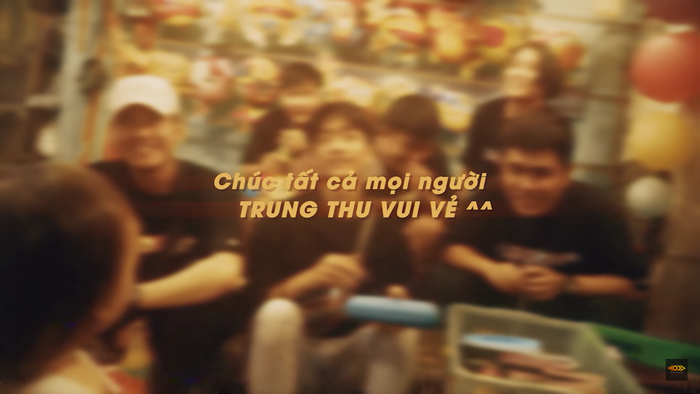 Trung thu tới rồi: Bạn chọn 'Bánh nhân người yêu' của COLOR, ngắm 'Trăng tròn' với Ngắn hay 'Cho con đi về' như bé Piggy và Gizmo? Ảnh 1