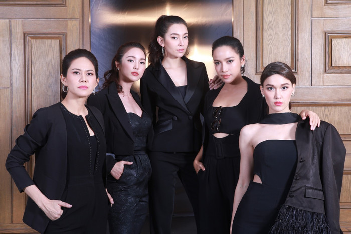 5 'bom tấn' màn ảnh nhỏ xứ chùa Vàng tháng 10: 'Chiêu trò lừa gạt' hay 'Xin nguyện tái sinh gần bên em' sẽ là cái tên gây được chú ý nhiều hơn Ảnh 8