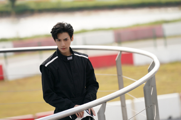 Vai diễn doanh nhân thành đạt của La Vân Hi trong 'Nửa là đường mật, nửa là đau thương' được khen ngợi Ảnh 4