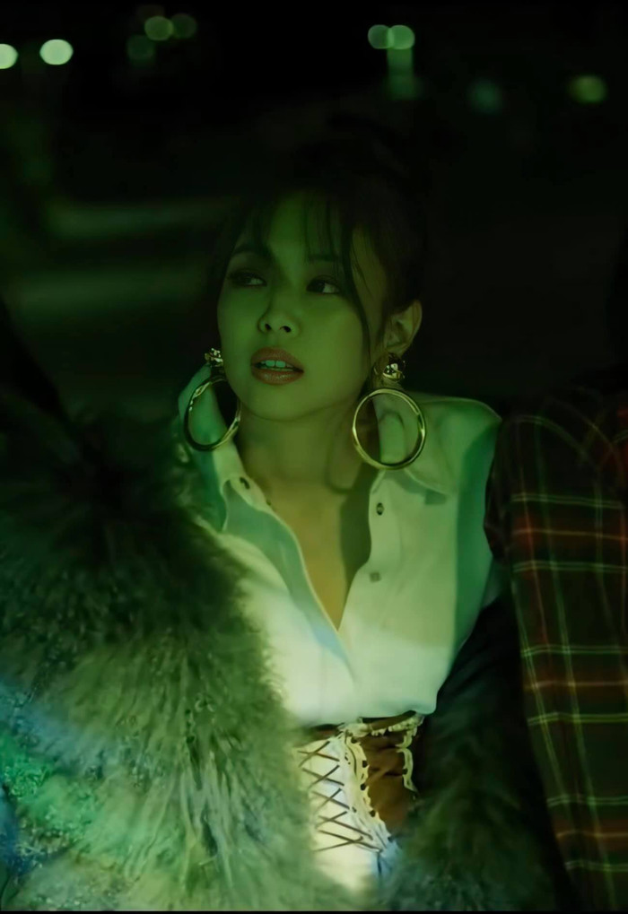 Nhấn nhá là phụ kiện bông tai 'khủng' 