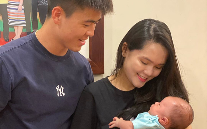 Duy Mạnh, Quỳnh Anh và con trai lần đầu xuất hiện trong một bức hình Ảnh 2