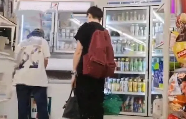 Triệu Vy và chồng 'thỏa thuận miệng' không xen vào tình cảm riêng của nhau, con gái thuộc về Huỳnh Hữu Long Ảnh 3