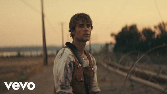 Theo đó, Holy cũng đã debut trong Top5 của BXH Billboard Hoa Kỳ.