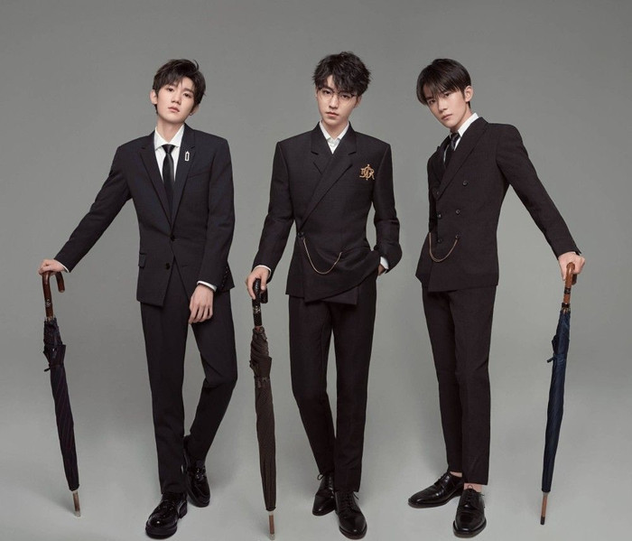 TFBOYS hội tụ tại CCTV: Vương Tuấn Khải và Dịch Dương Thiên Tỉ bị chỉ trích thiếu chuyên nghiệp Ảnh 10