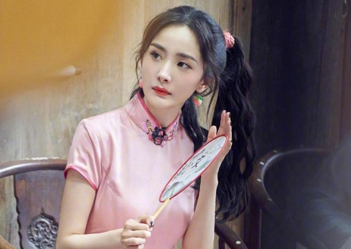 Công việc quá bận rộn khiến Dương Mịch và Triệu Lệ Dĩnh đổ bệnh: Người phải uống thuốc bắc, kẻ dùng châm cứu để chữa trị Ảnh 3